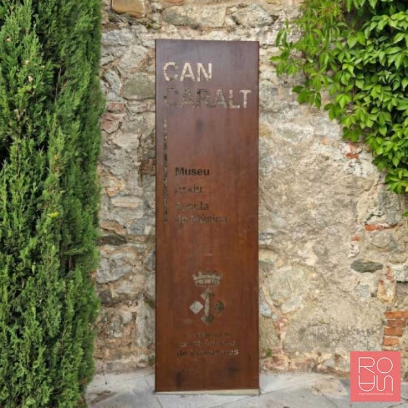 Tòtem de senyalització d'acer corten Patrimonial
